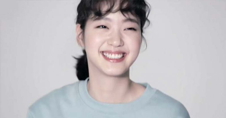 Kim Go Eun Kini Kembali Melajang