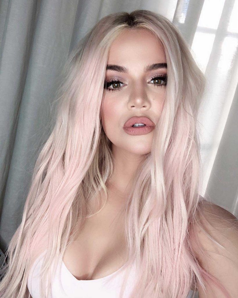 tren-warna-rambut-2019-baby pink