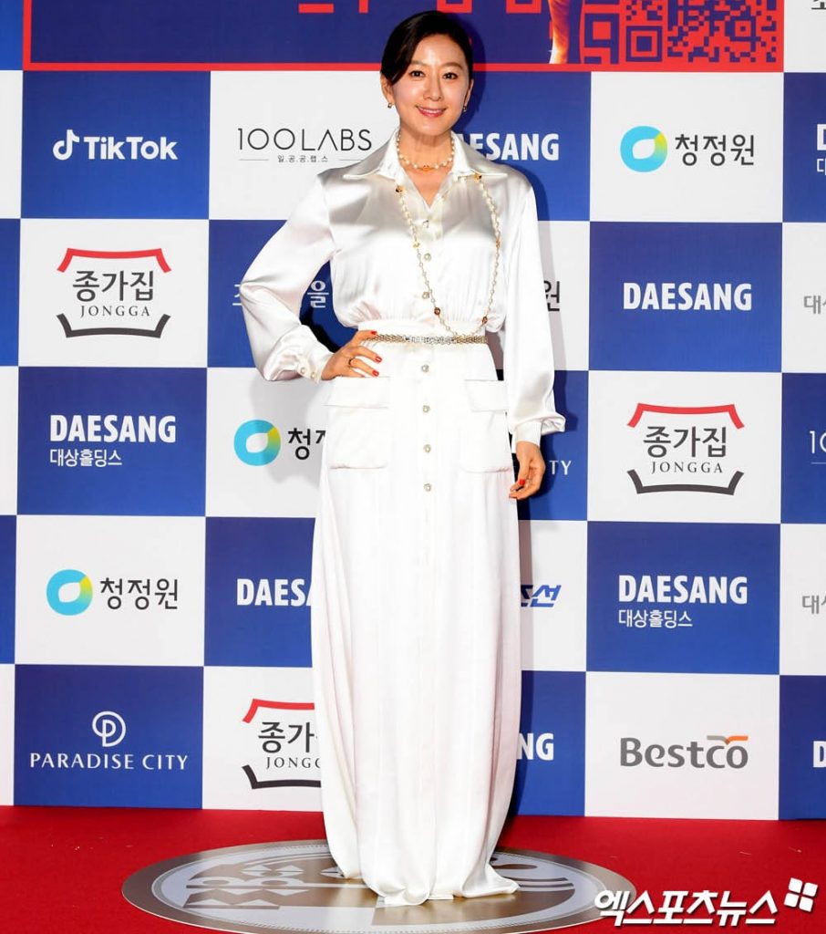 kim-hee-ae-blue-dragon-film-awards-41st-2021