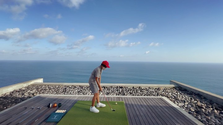 marcella zalianty dikritik karena bermain golf nyampah sampah ke laut