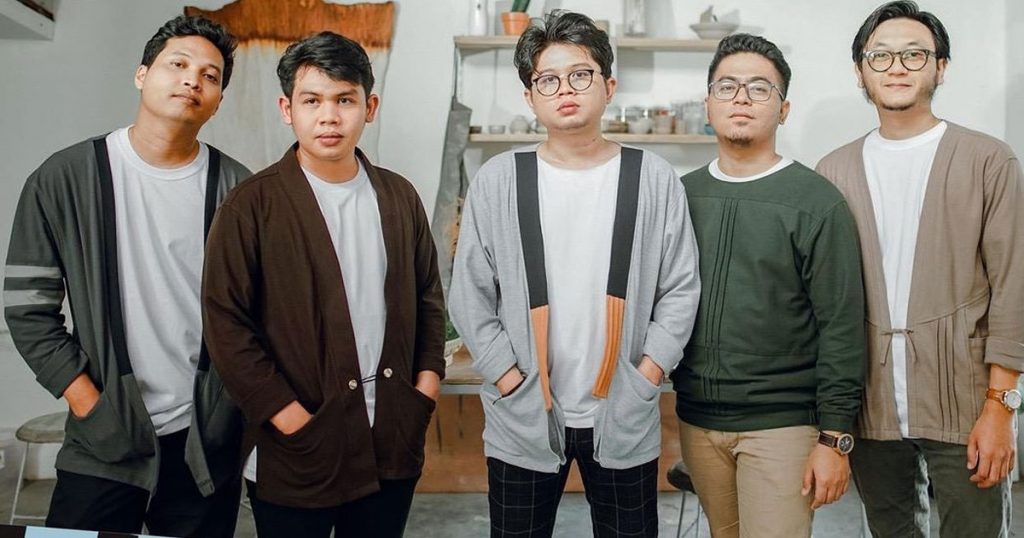 Lagunya Viral Di TikTok, Album Juicy Luicy Terjual 600 Ribu Keping