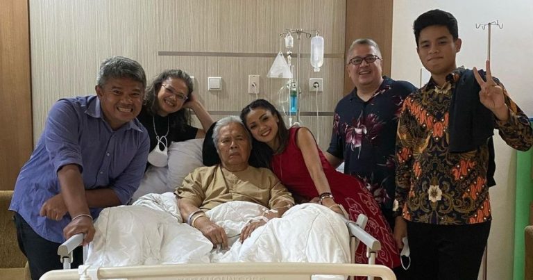 ayah nirina zubir meninggal dunia