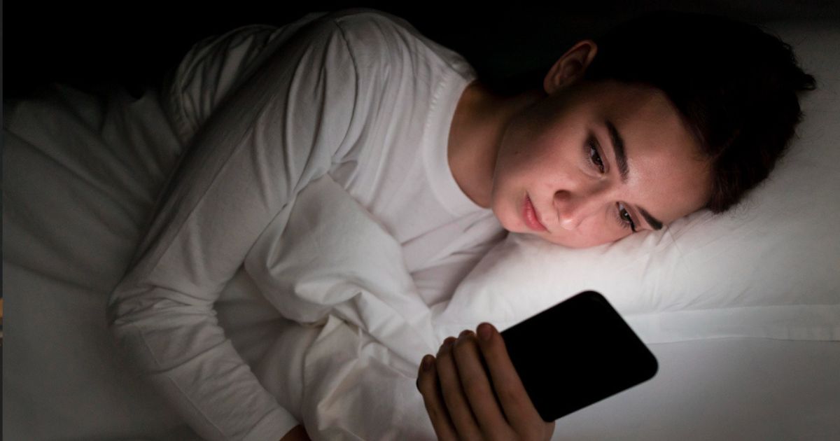 Terlihat Romantis, Tapi Ternyata Terdapat 5 Bahaya Sleep Call Bagi Kesehatan