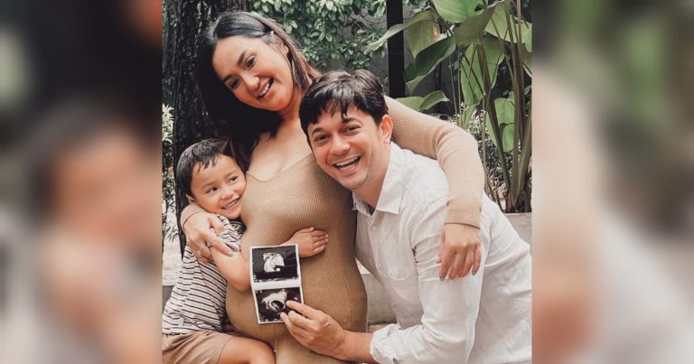 Andrew Andika bersama istri yang sedang hamil dan anak pertama. (Foto: Instagram/tengkudewiputri_tdp)