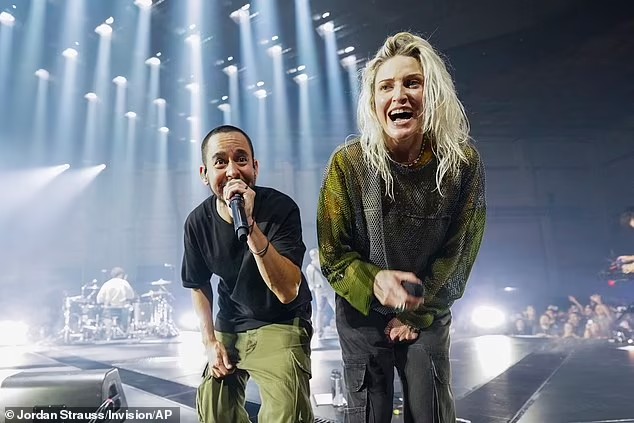 Emily Armstrong (kanan), vokalis baru Linkin Park. (Foto: Dok. AP)