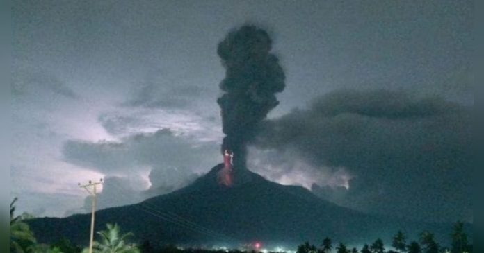 Gunung Lewotobi Laki-laki (Foto: Dok. Tribun News)