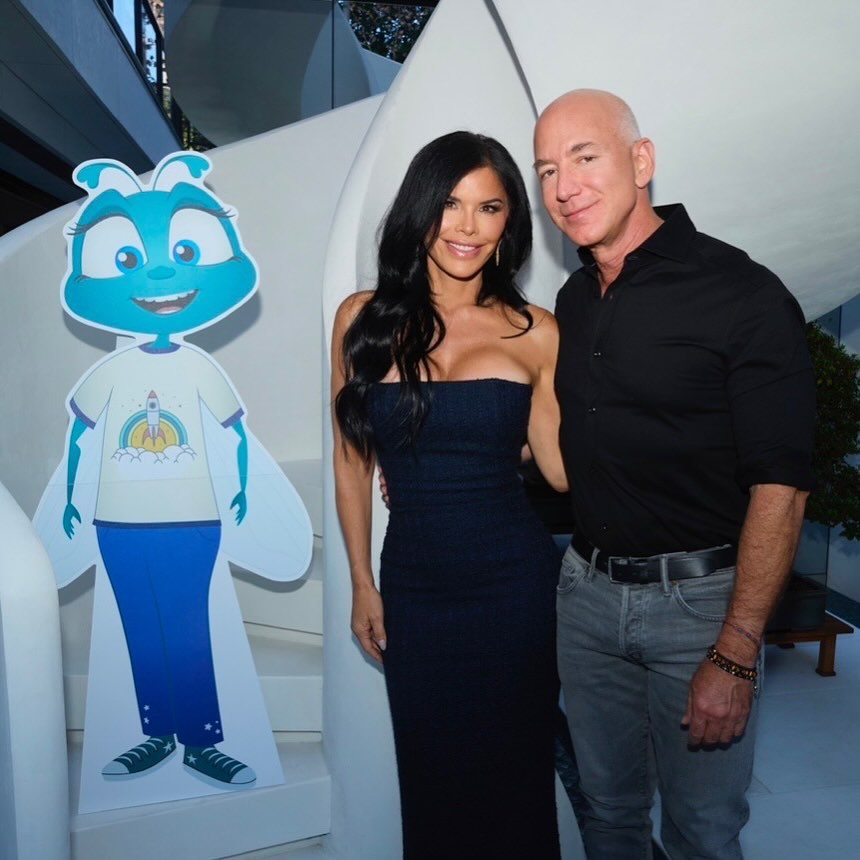 Jeff Bezos bersama tunangannya, Lauren Sanchez (Foto: Instagram/jeffbezos)