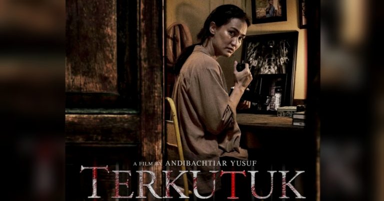 Atiqah Hasiholan di film ‘Terkutuk’ (Foto: Instagram/filmterkutuk)