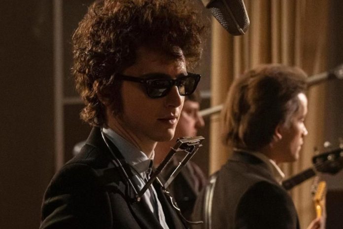 Timothee Chalamet jadi Bob Dylan di film 'A Complete Unknown' (Foto: SearchlightPictures)